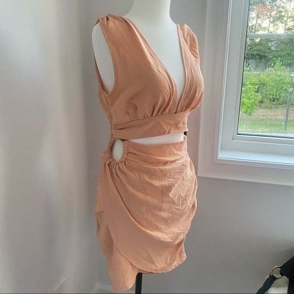 Peach Textured Plunge Wooden Ring Wrap Bodycon Dress​​​​​ - Picture 7 of 8